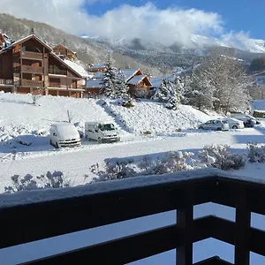 https://studio-avec-balcon-vue-sur-la-montagne-serre-chevalier.fr-provencehotel.com