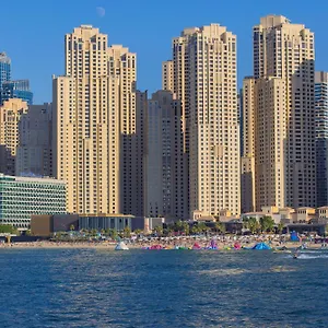 Hilton The Walk 4* Dubaj