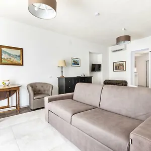 https://teatro-massimo-city-center-apartments.sicilyhotelsitaly.net