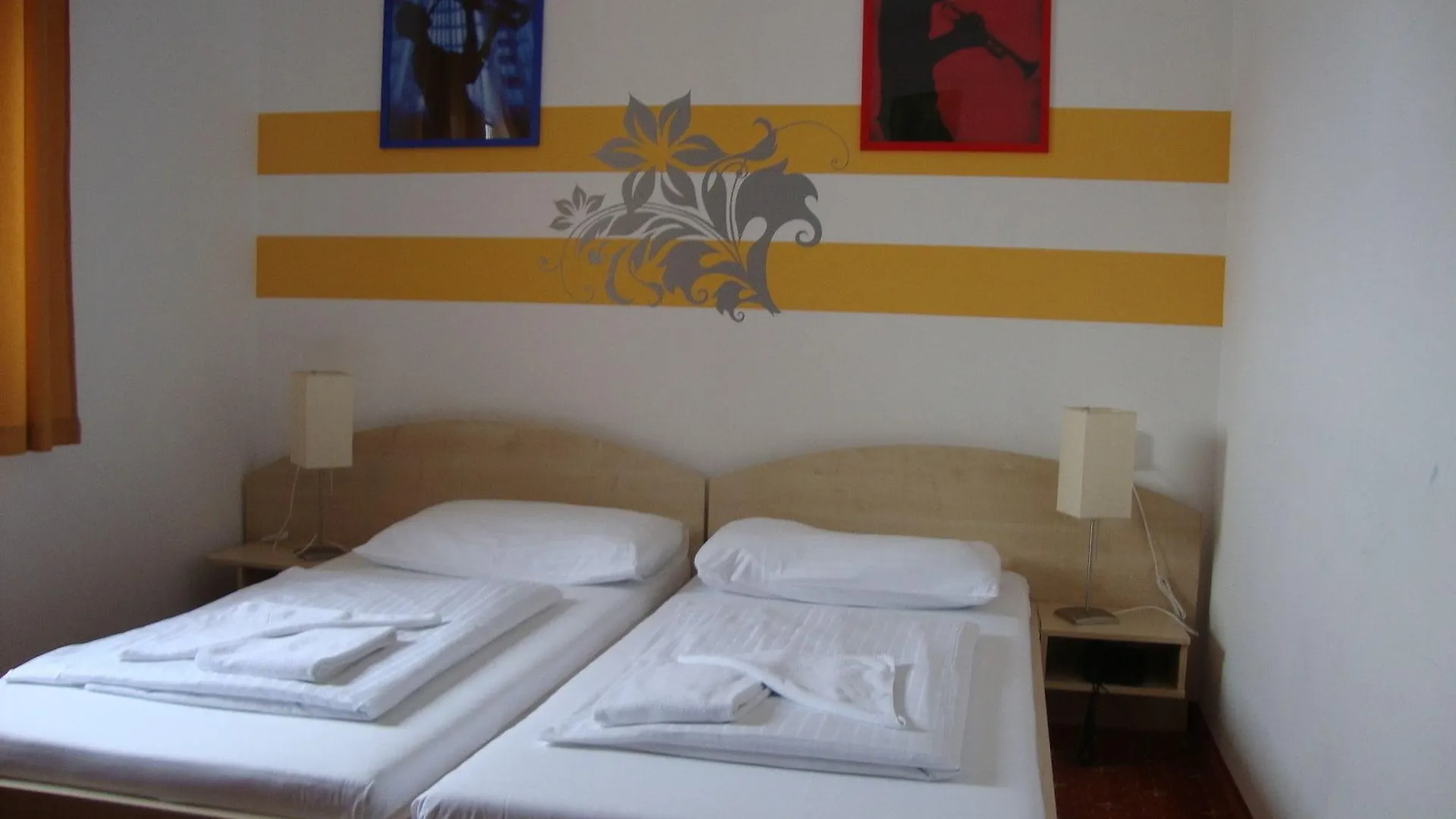 Lenas Donau Hotel Wien