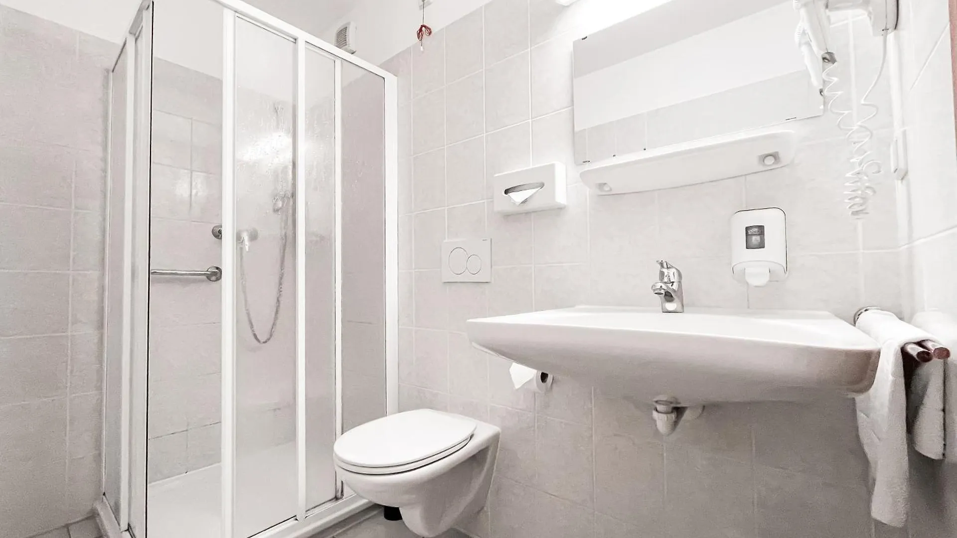 Lenas Donau Hotel Wien
