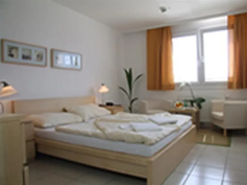 Lenas Donau Hotel Wien