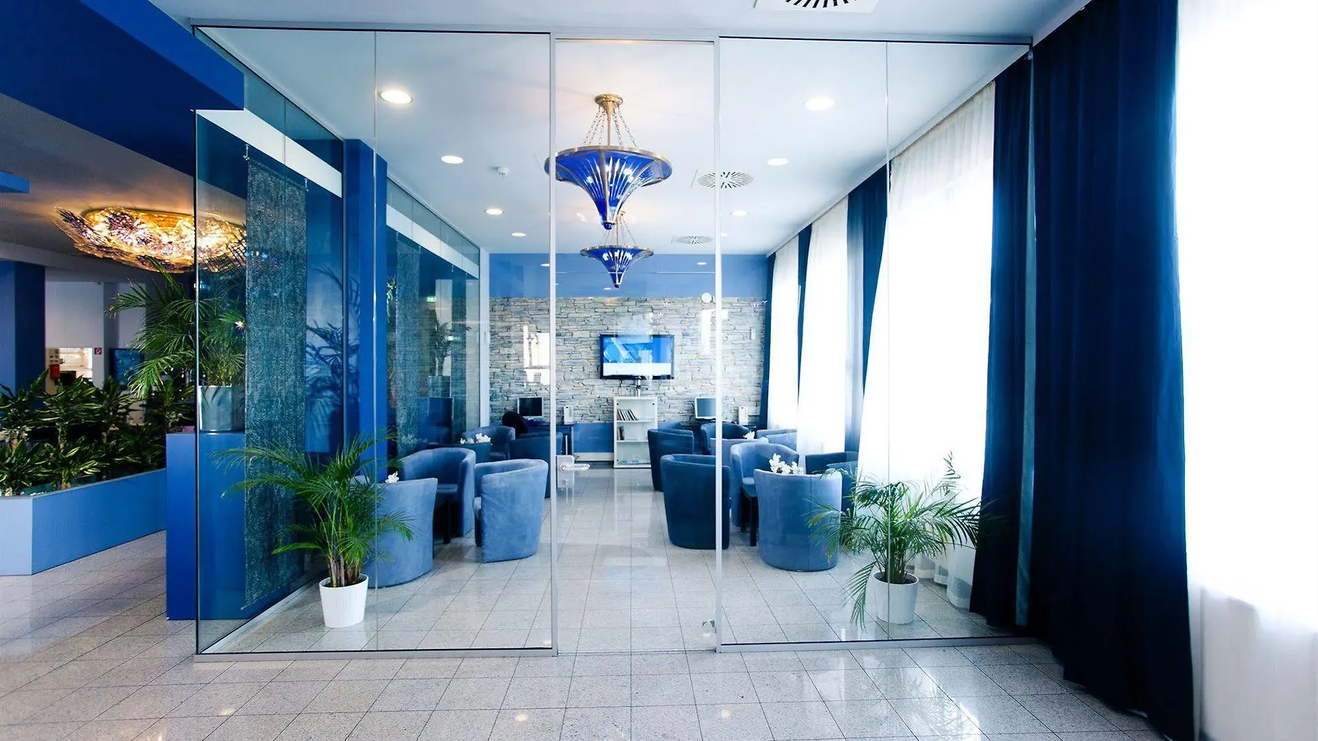 Lenas Donau Hotel Wien 3*,