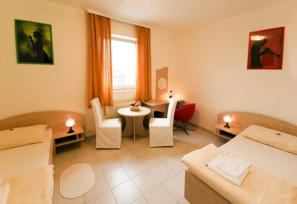 Lenas Donau Hotel Wien 3*,  Österrike